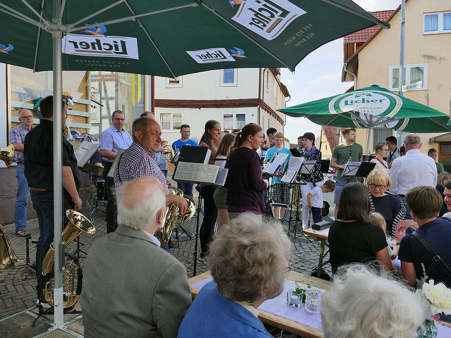 Sommerserenade vor dem "Chorfürst" (Foto: Karl-Franz Thiede)